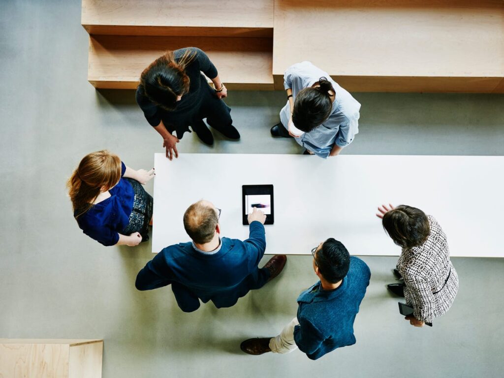 Starting salaries for consultants remained flat for second straight year, report says