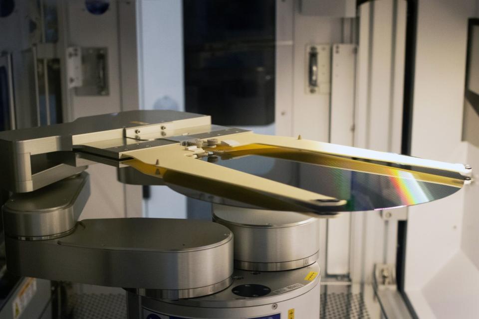 China Flexes Lithium Dominance With Plans For Tech-Export Curbs