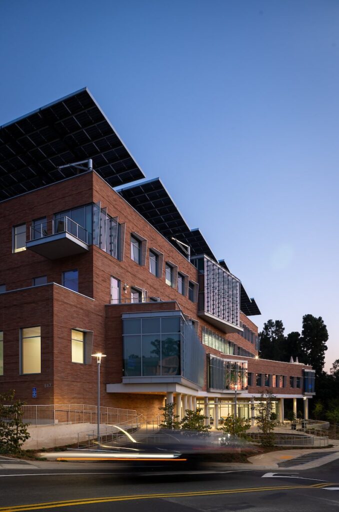 School of Business wins Riverside beautification award