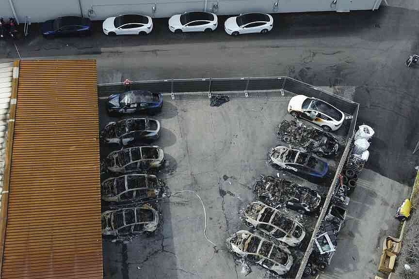 Tech giants begin earnings reports