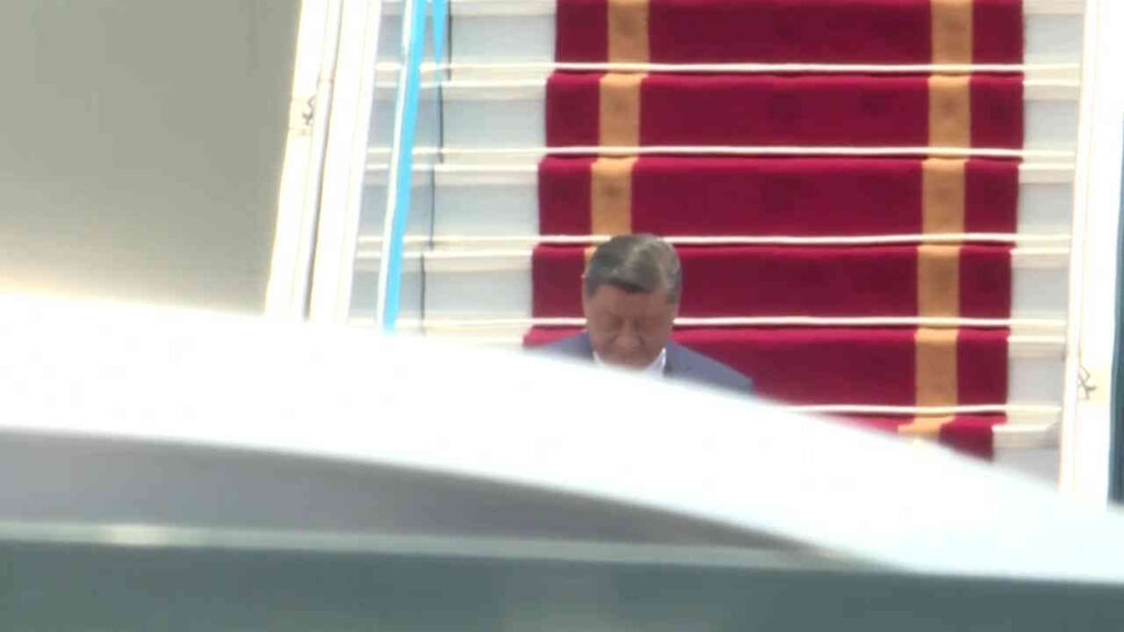 Chinese President Xi lands in Vietnam to kick off Southeast Asia trip