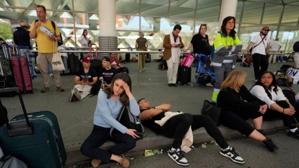 Massive power outage leaves Spain and Portugal in the dark. What caused it?