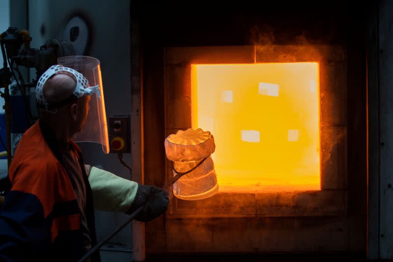 Analysis-Europe’s defence companies scramble for workers as business booms