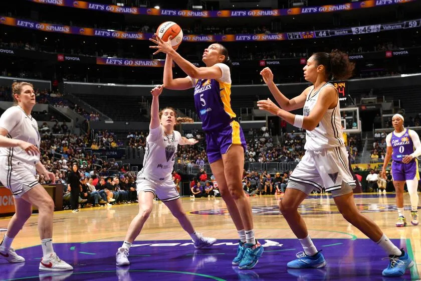 Sparks’ furious fourth-quarter comeback fades in loss to Valkyries