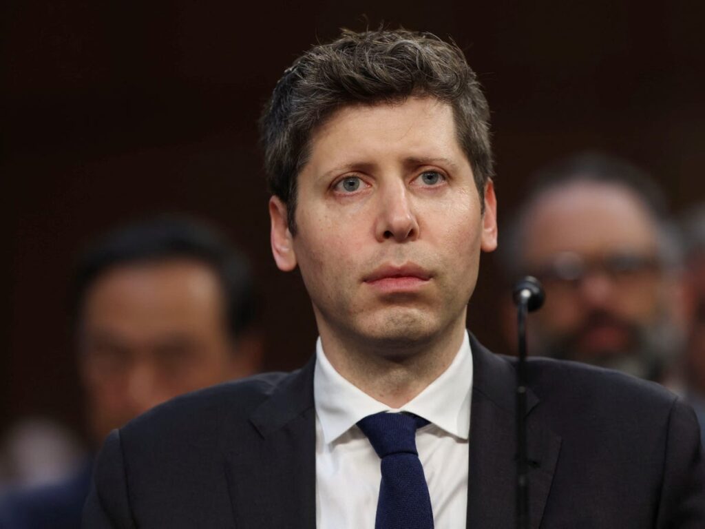 Sam Altman said AI agents are acting like junior colleagues — and he’s betting that AI could soon ‘discover new knowledge’