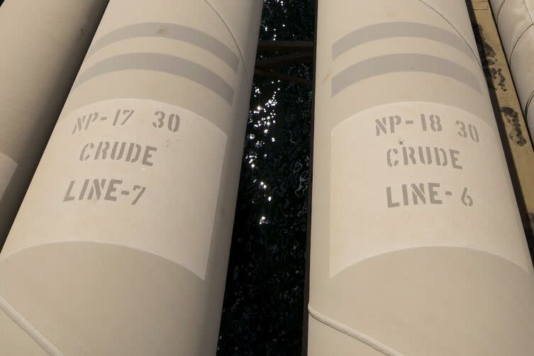 Global Oil Markets Face Record Supply Glut Next Year, IEA Says