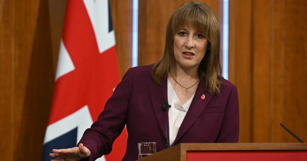 UK growth slows down to a crawl in Q3 ahead of crucial budget