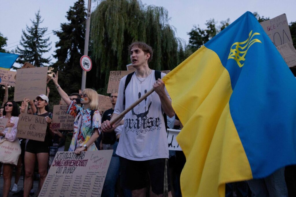 Meduza talks to analyst Balázs Jarábik about how war and martial law are reshaping Ukraine’s political landscape