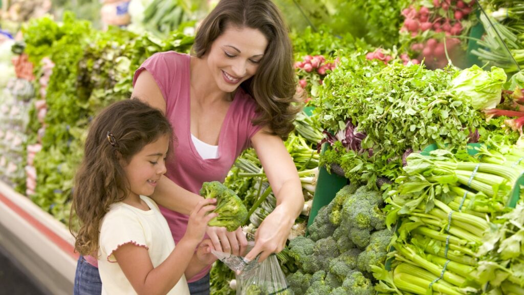 TikTok Chef’s Viral Money-Saving Grocery Method Is So Simple, It’s Fun