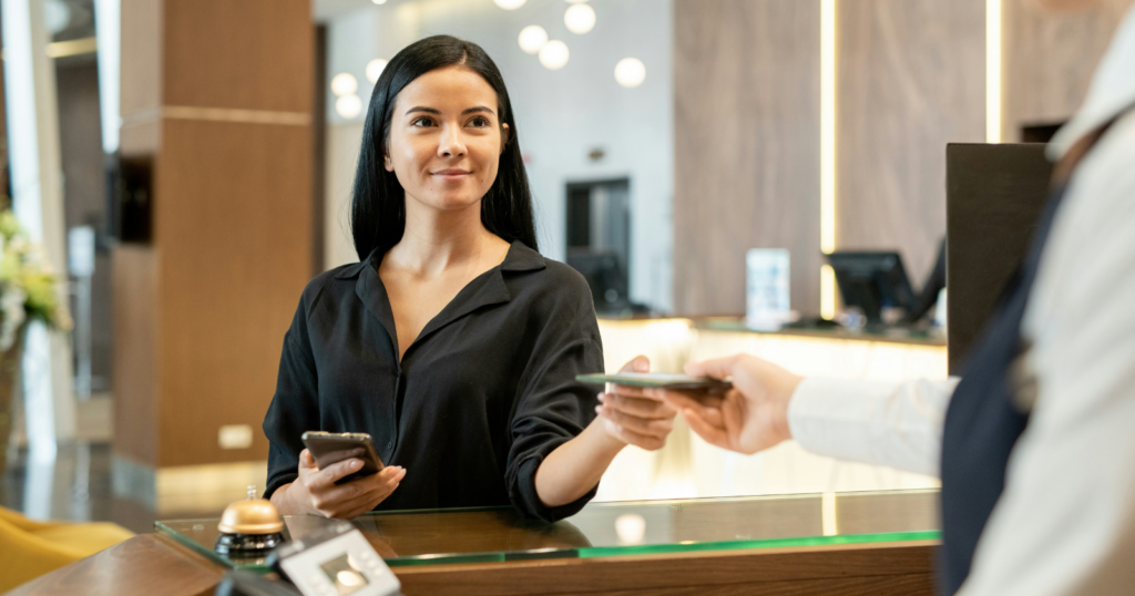 10 things lower-middle-class people do at hotels that instantly reveal their background