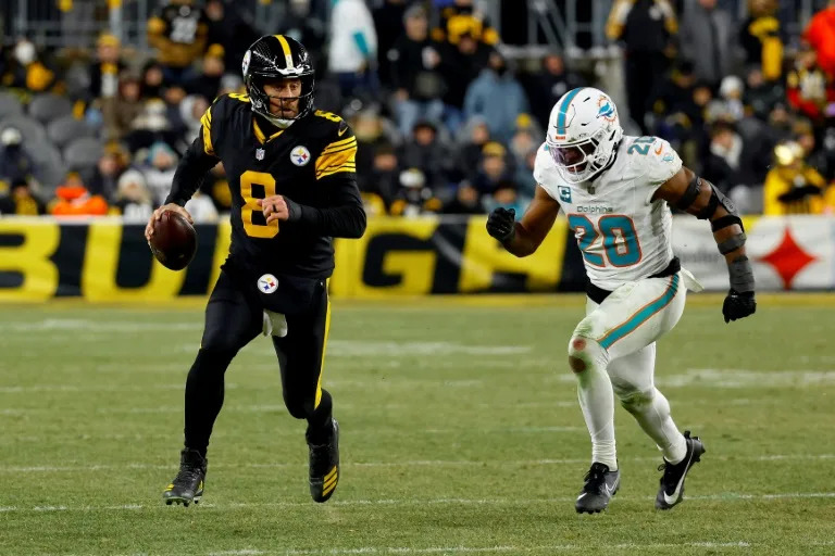 Steelers edge towards NFL playoffs as Dolphins eliminated