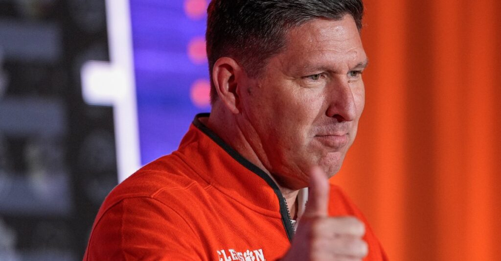 Clemson Knocks Off SMU 74-70