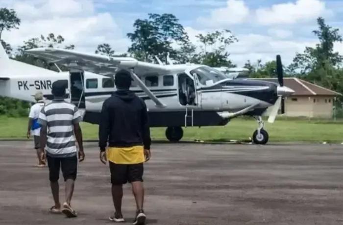 INDONESIA Papua: two pilots killed in armed attack on a civilian plane