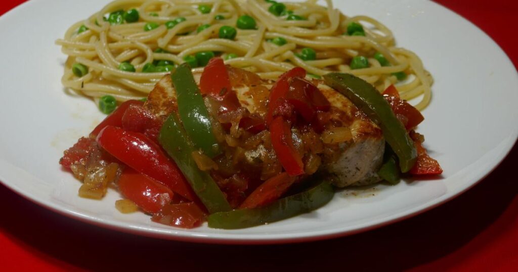 Quick Fix: Pork chops Basque style with spaghetti and peas