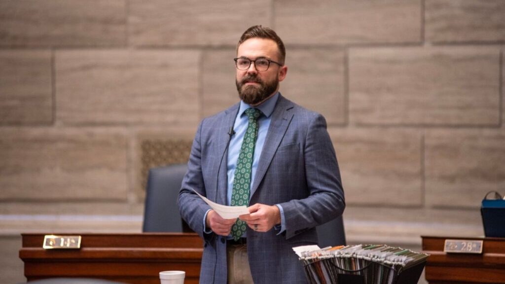 Missouri lawmakers debate bill barring foreign and religious laws