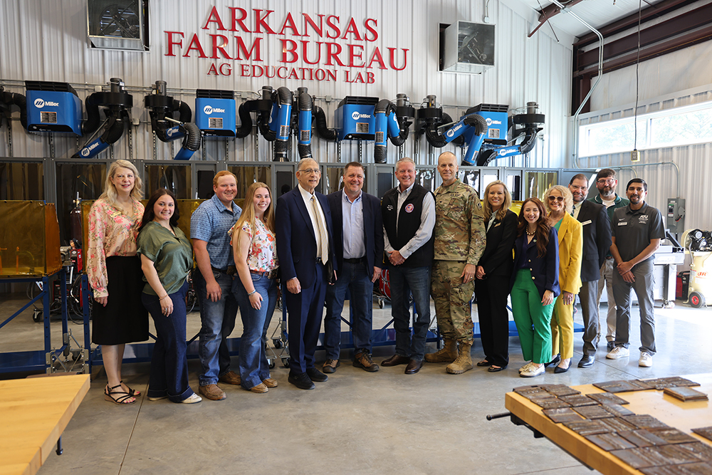 Senator Boozman Tours Arkansas Tech Facilities