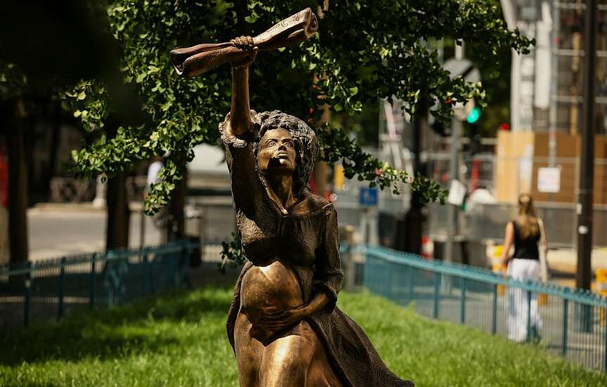France repeals 1685 law governing slavery