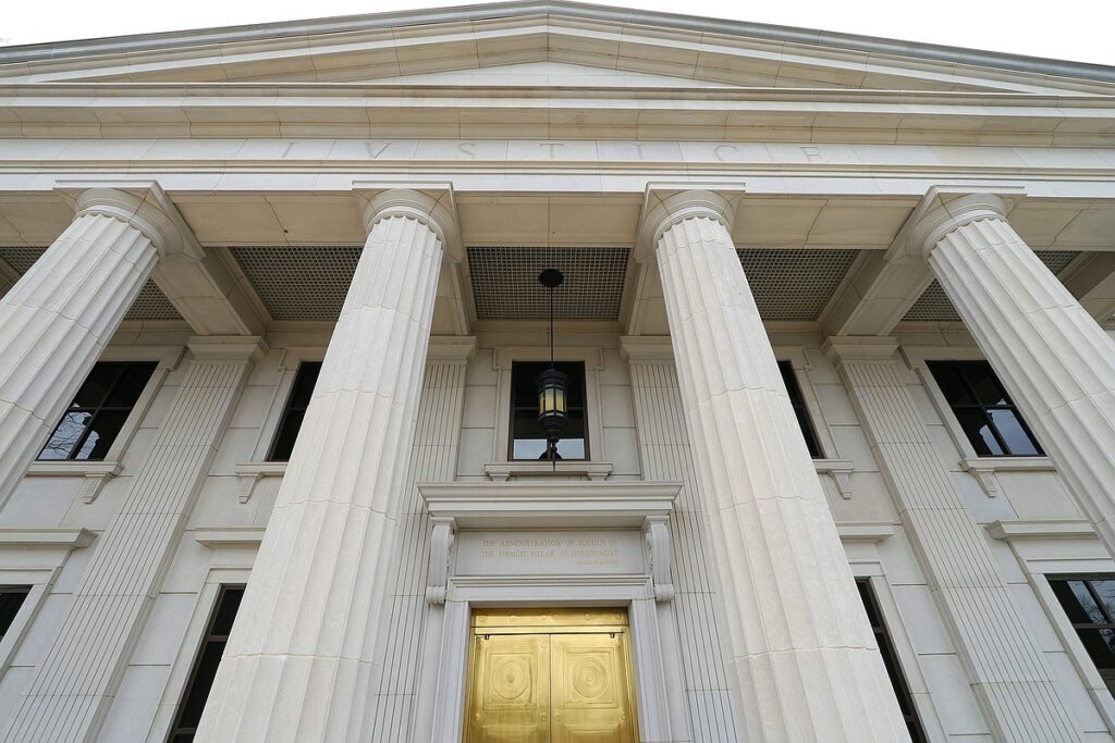 Arkansas Supreme Court overturns suspension of two laws governing independent boards