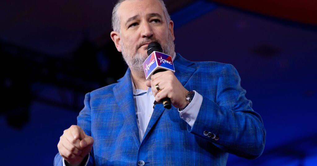 Key Senators Cruz, Cantwell look to break college sports logjam in Congress with a bipartisan bill