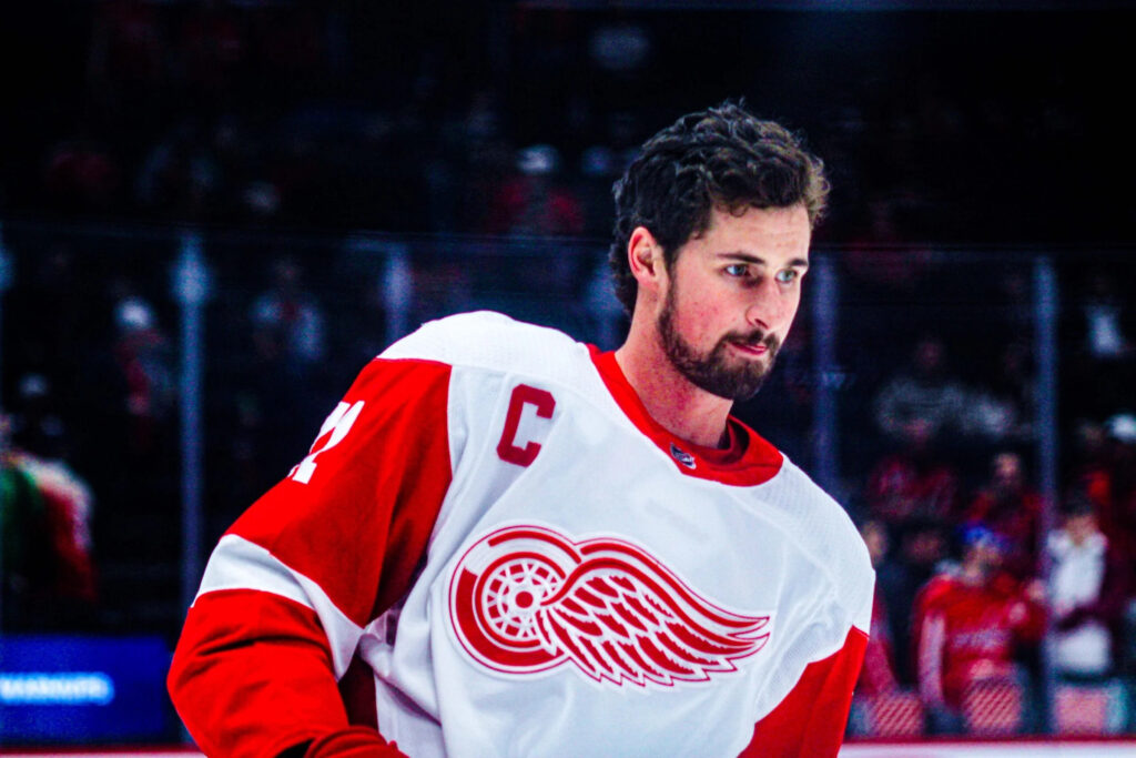Power Rankings: Teams With Best Shots at Landing Larkin