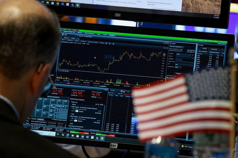 Analysis-US tech stocks’ market dominance reaches new heights and presents new risks