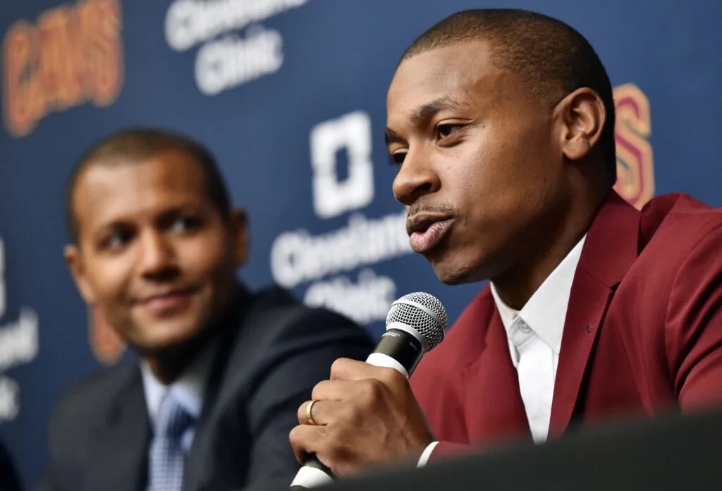Isaiah Thomas facing pushback on Chris Paul-Spurs take
