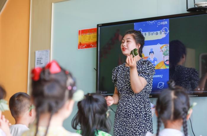 CHINA Food inspections and propaganda: the ‘extra’ duties of Chinese teachers