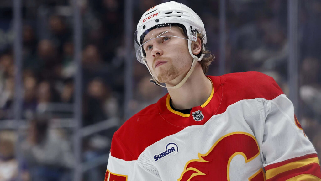 Blackhawks Trade Pitch Lands Flames Former First-Round Pick