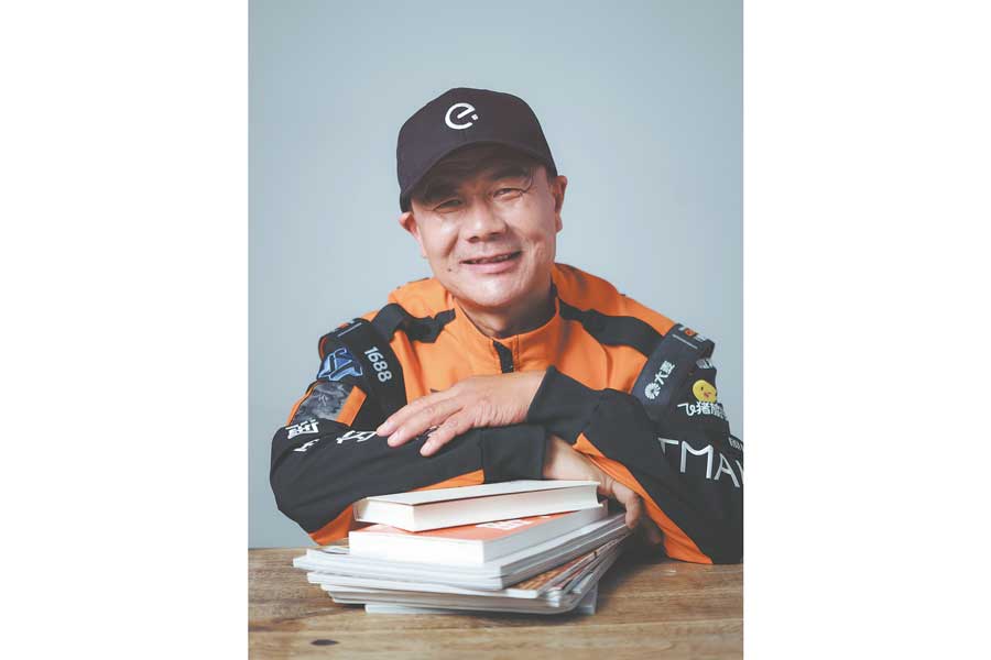 Food courier’s verse wins a top Chinese literary honour