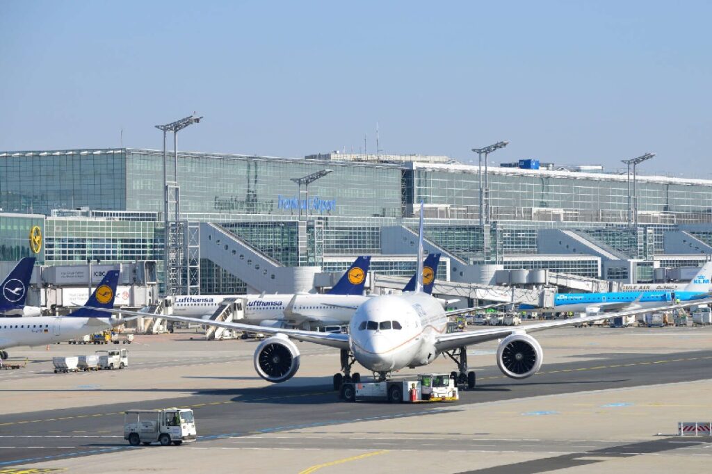 Commission proposes a limited extension of the ETS to international departing flights from Europe