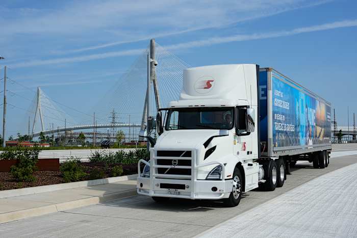 Traffic to start flowing Monday across new bridge between Canada and US