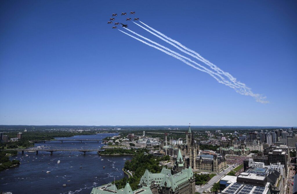 Canadian, American air forces conduct flypast over Ottawa for Fourth of July