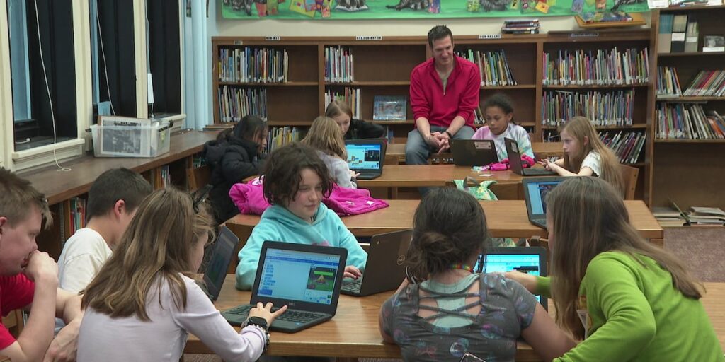 As tech use rises in education, this KY school district is focusing on handwriting, paper-based learning and ‘productive struggle’