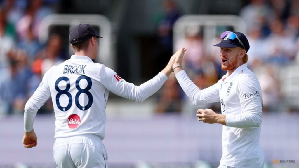 England trounce Pakistan by 194 runs to wrap up series
