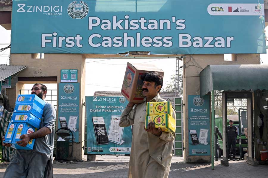 Why cash refuses to die in Pakistan