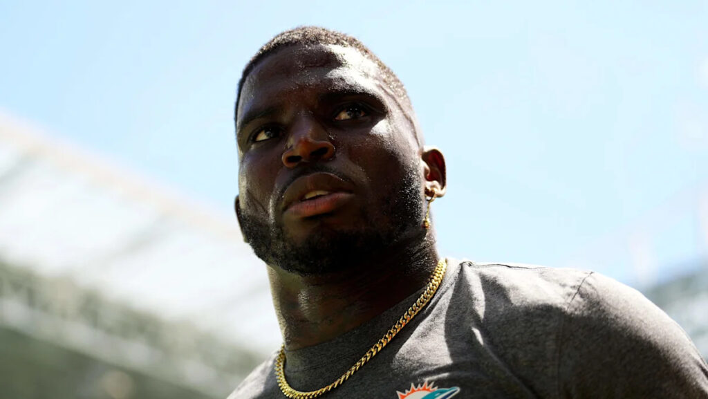 Ex-Dolphins WR Tyreek Hill Tabbed to Join AFC Contender