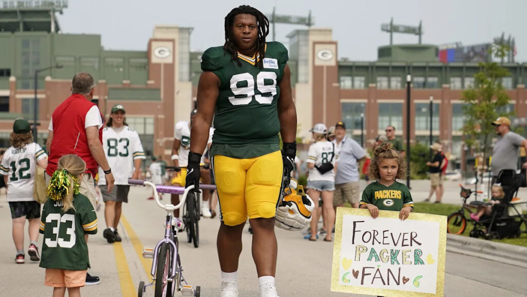 Packers’ Forgotten 338-Pound DL Suddenly Emerging With Starters