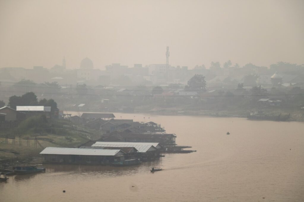 Japan answers fire aid call as haze smothers region