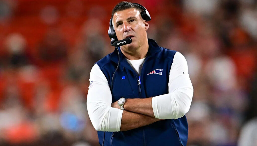 Patriots’ Mike Vrabel Gives True Thoughts on Seahawks’ Jadarian Price