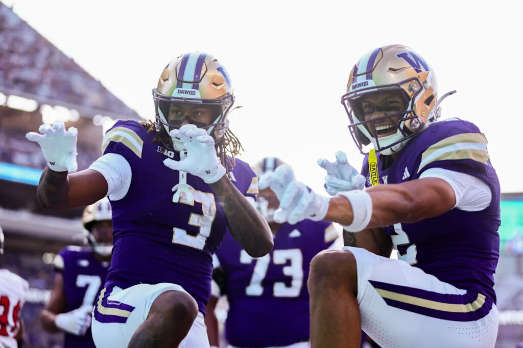UW Offense Finds Groove in 48-16 Rout of EWU