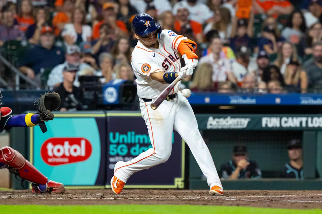 Astros Blow Late Lead, Fall to Diamondbacks 4-3/10