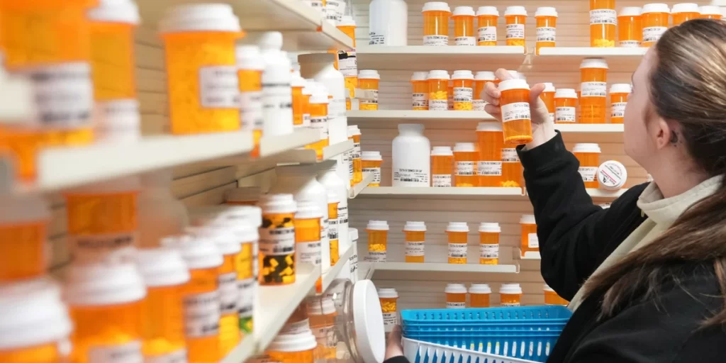 Medicare Tackles Pharmacy Rebate Obstacles in Drug Price Program