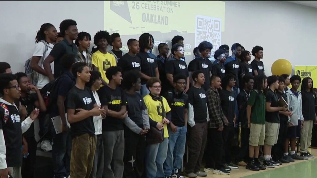 Hidden Genius Project celebrates Oakland students completing intensive tech program