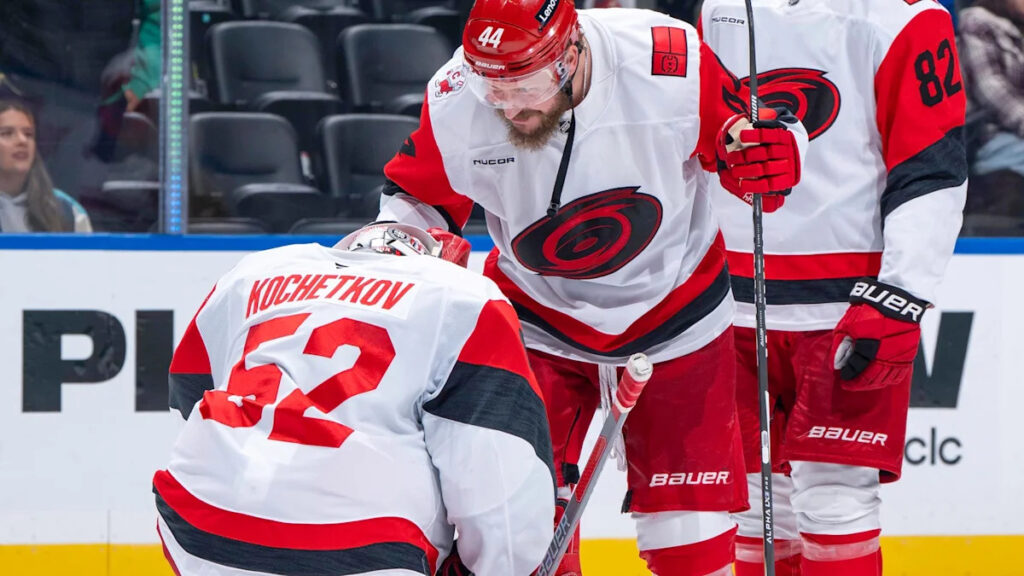 Hurricanes 6, Canucks 3